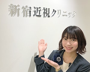 受付カウンセラー電話応対中の様子