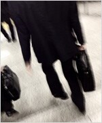 歩くサラリーマン