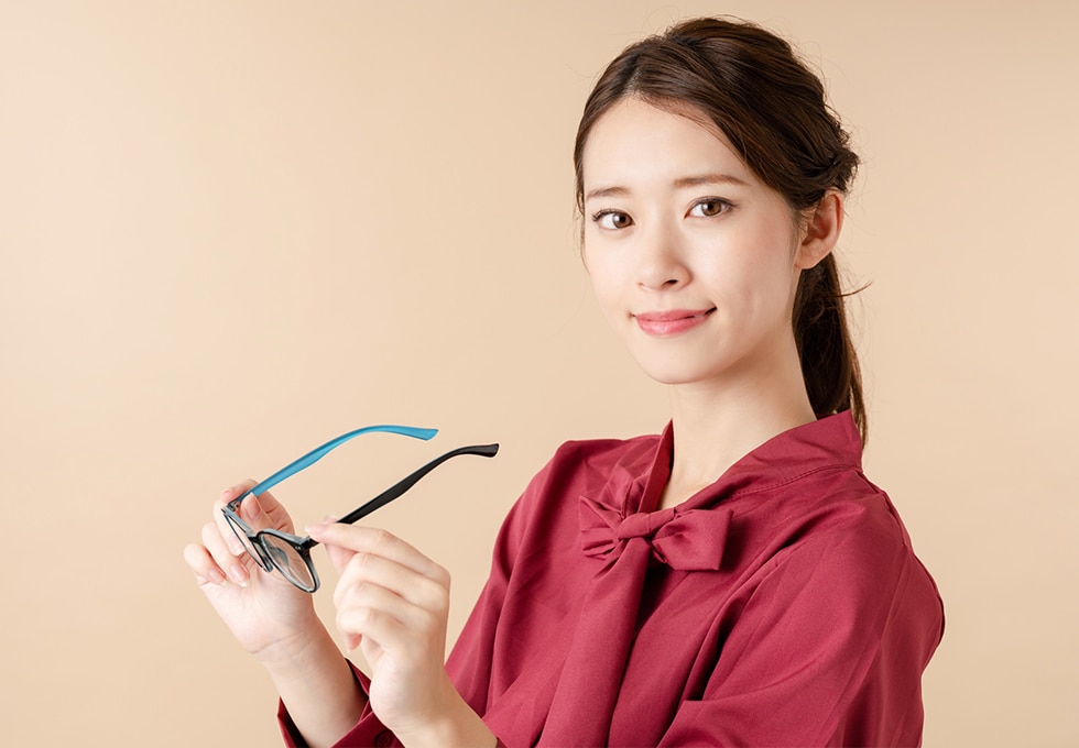 ICLとレーシックの違いとは？効果やリスクを比較