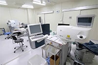 処置室設備10