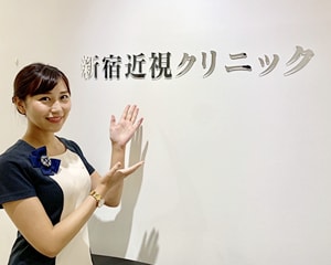 受付カウンセラー電話応対中の様子